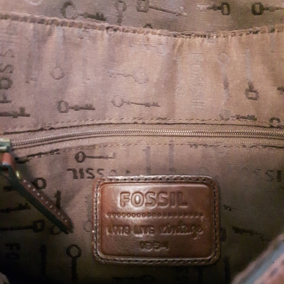 Vintage Fossil crossbody/ shoulder purse - Picture 6 of 7